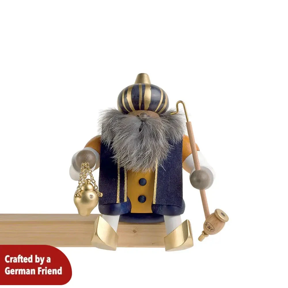 Smoker Melchior Sitting 1 Smoker Melchior Sitting